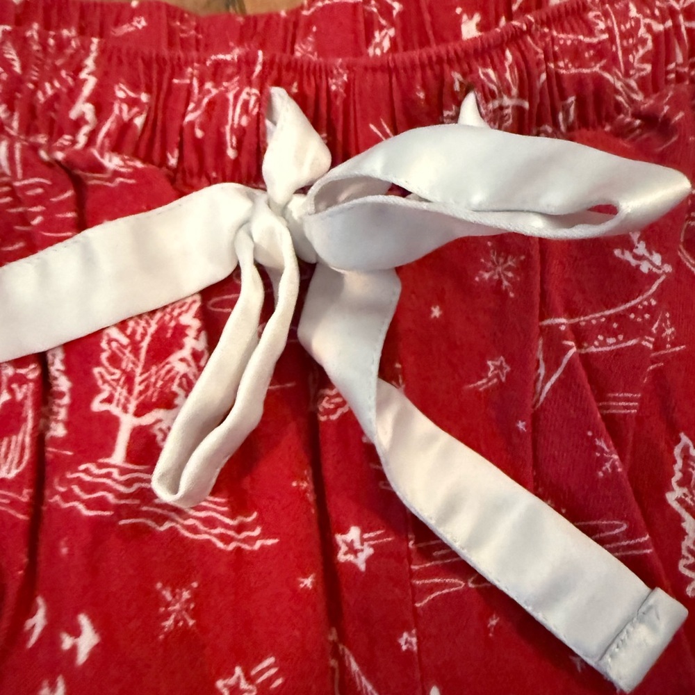 🎄 Victoria’s Secret Flannel Pajama Pants – Red Winter Scene – XL - Picture 4 of 7